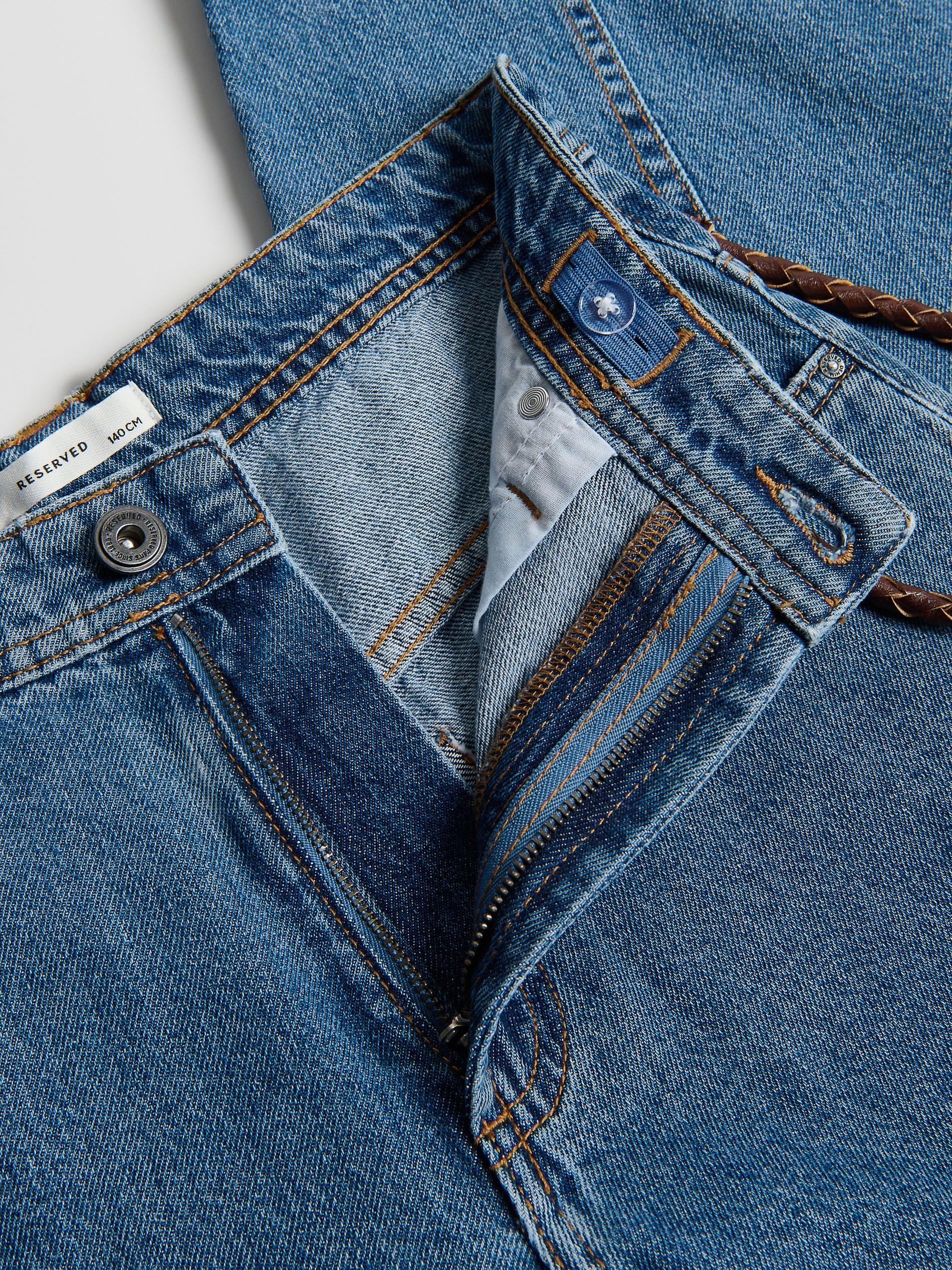 Baggy Jeans mit Kordel