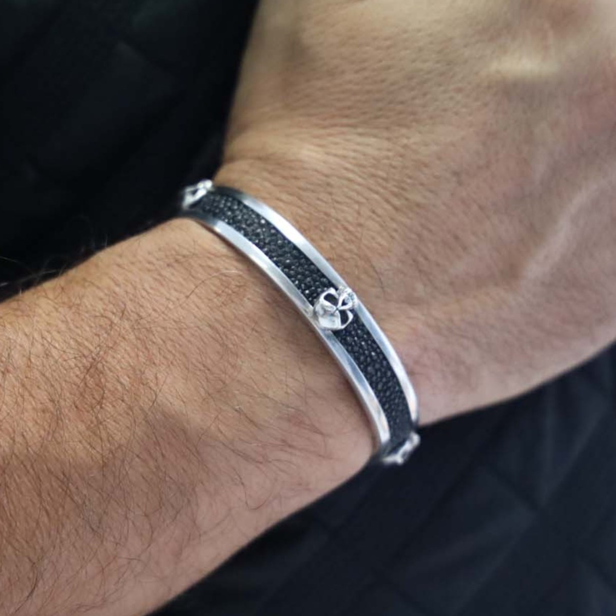 Bracelet Jonc Tête De Mort Argent Et Galuchat