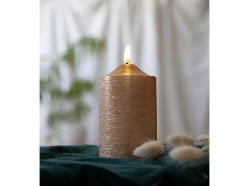 Star Trading LED-Kerze Pillar Flamme Ø 7.5 x 15 cm, Gold LED Kerze aus Wachs