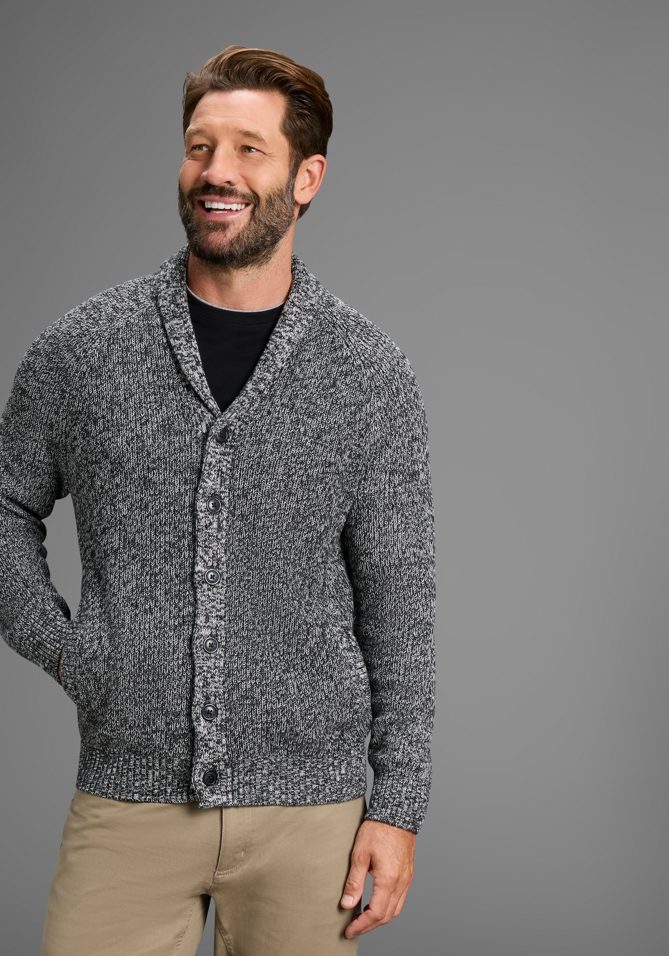 Man's World Strickjacke »Neue Kollektion! Mit Knopfleiste und Taschen«, melierte Optik ,weicher Griff, Perfekt für die kältere Jahreszeit