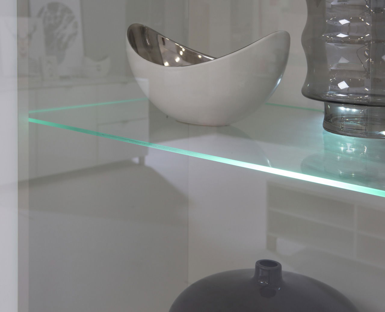 Hom´in Vitrine POOLE
