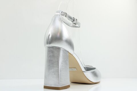 Guess Pumps