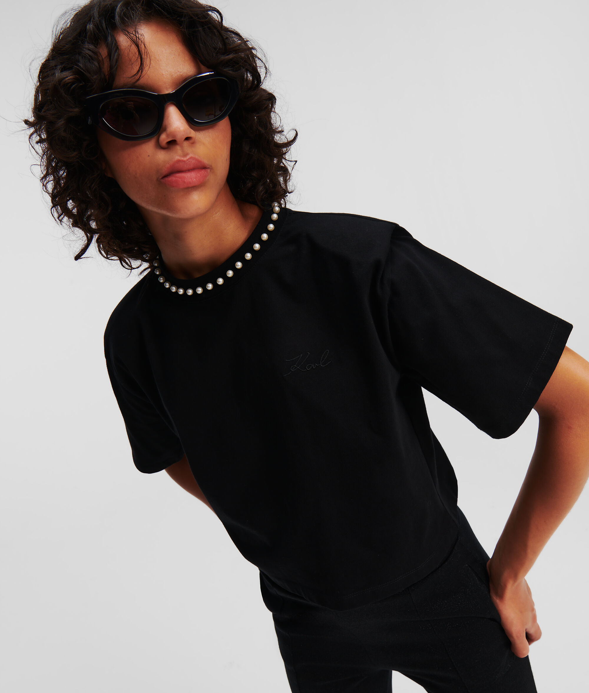 T-SHIRT ORNÉ DE PERLES