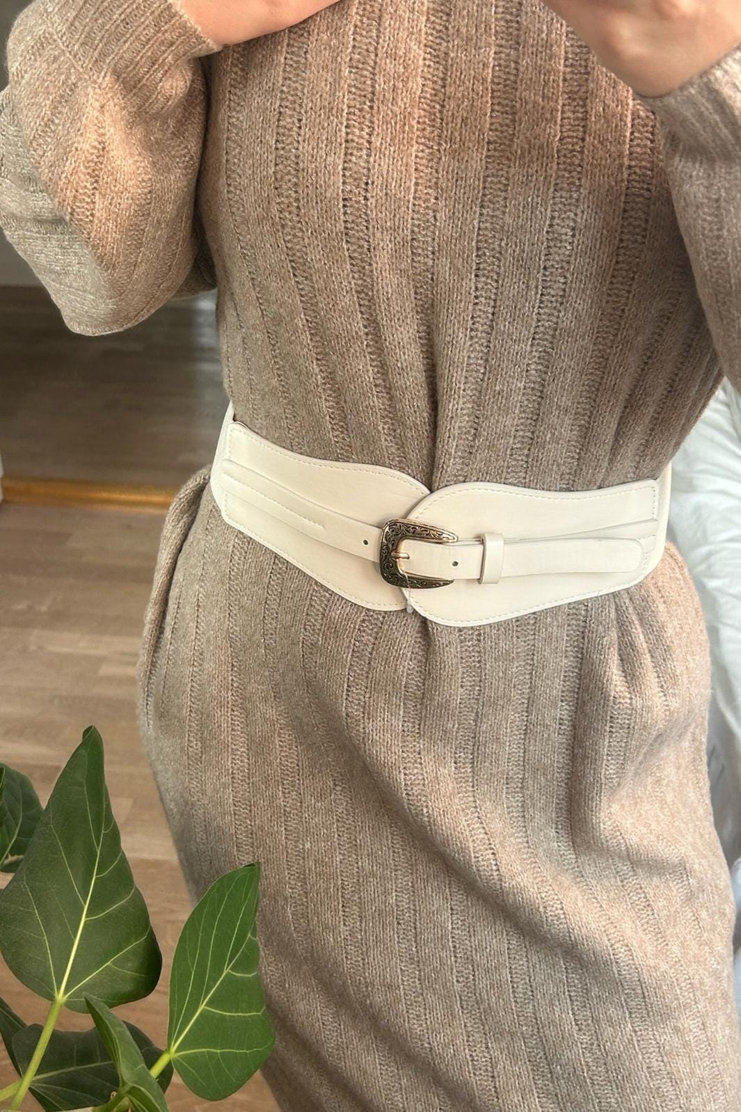 Anobel Copenhagen Elastic Raffia Belt With Round Buckle LH5008 beige