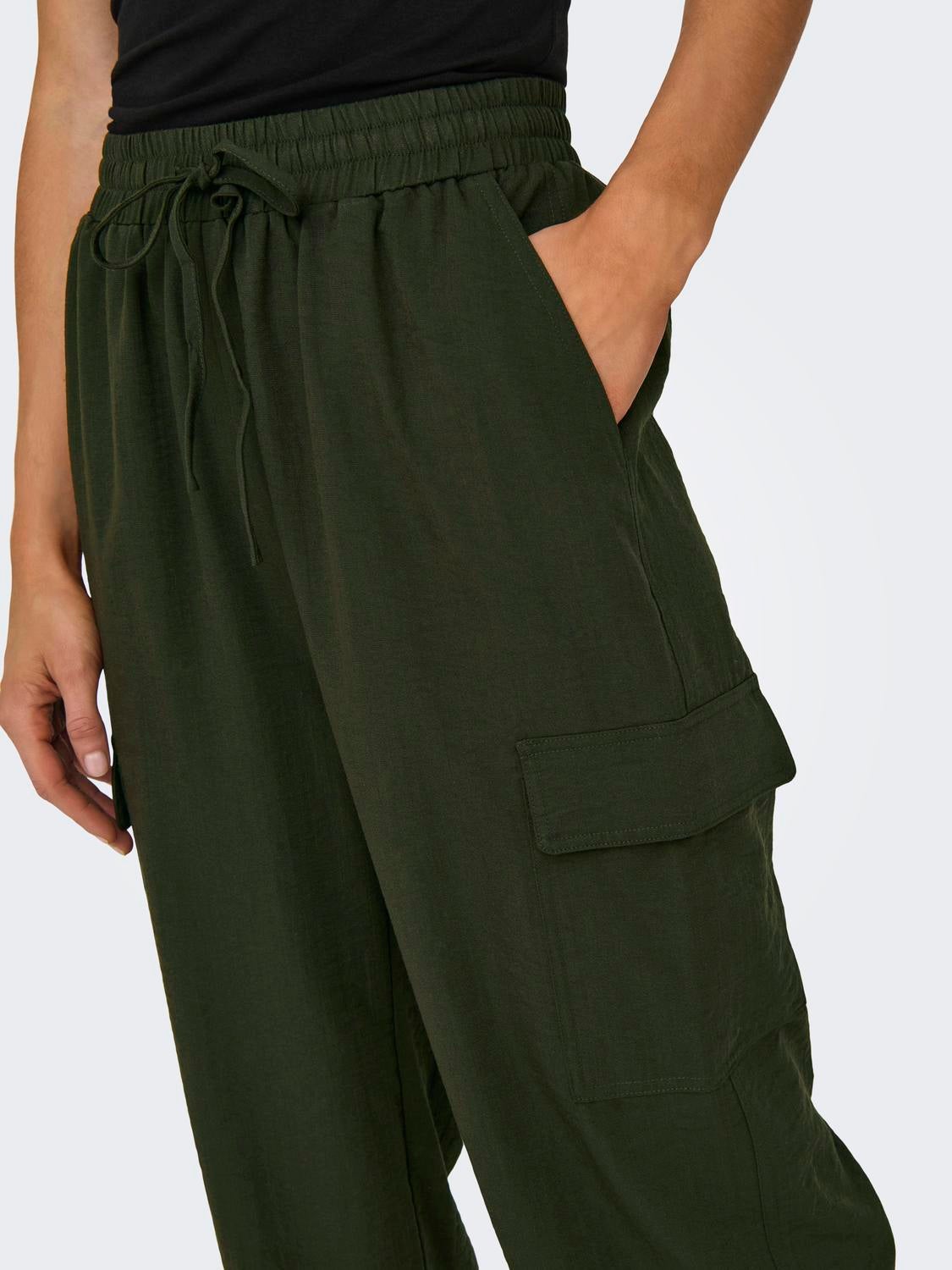 ONLKATINKA Hohe Taille Normal geschnitten Cargo-Hose Forest Night
