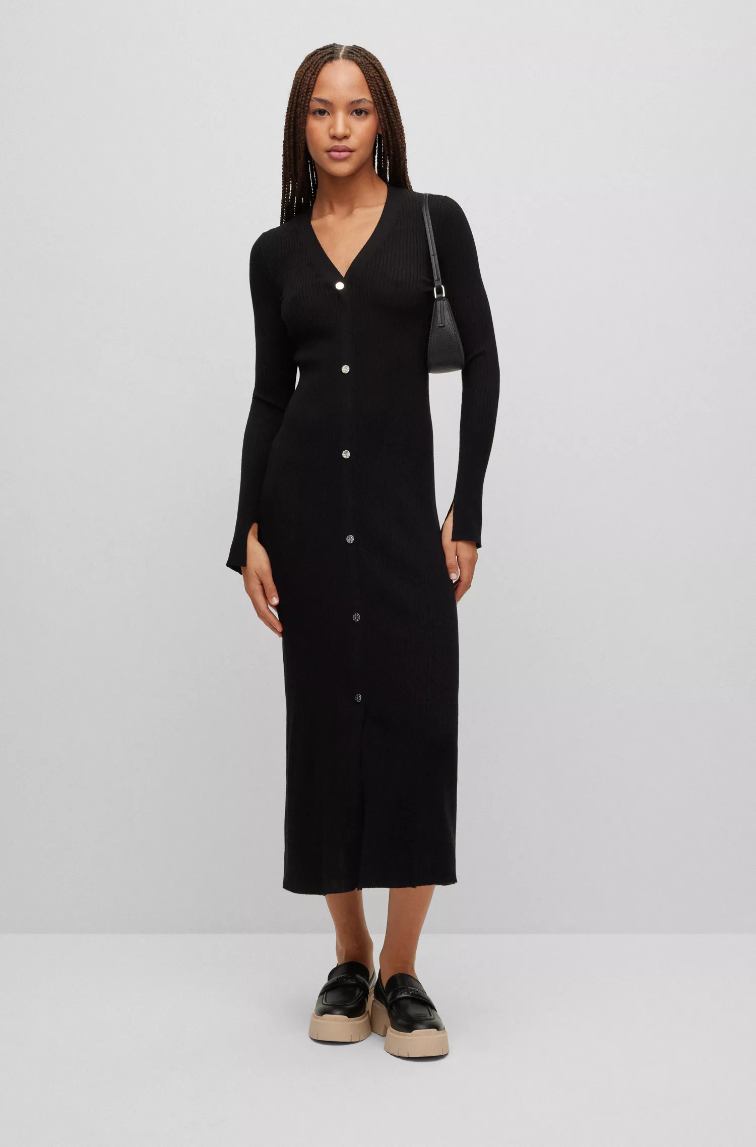 Vestido HUGO vermelho de malha com decote em V e detalhes de botões.
