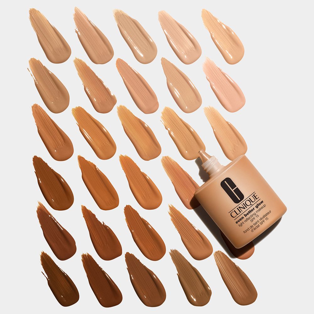 CLINIQUE Even Better™ Glow Light Reflecting Makeup LSF 15 CN 74 Beige