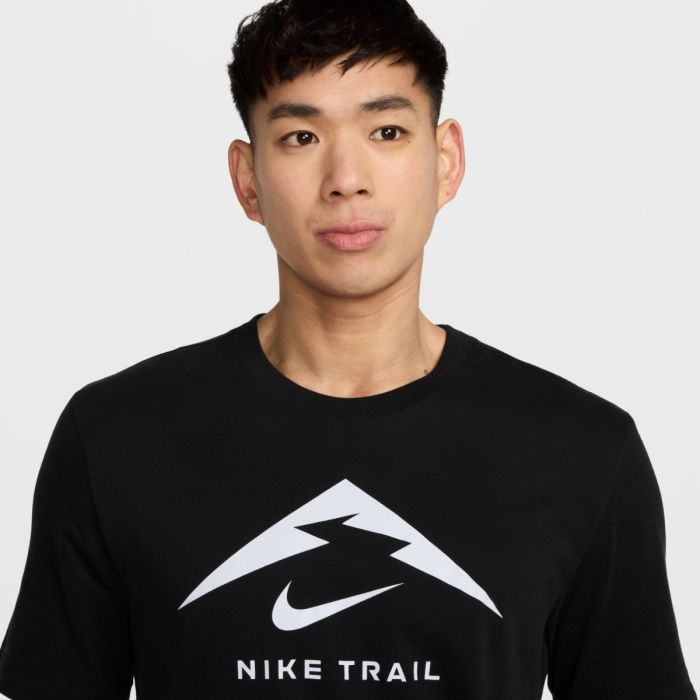 Nike Herre T-shirts Dri-FIT Trail Logo SS Tee Sort