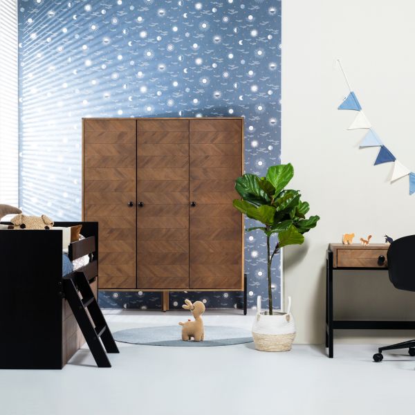 Europe Baby Beau Kinderkamer Walnoot Incl. Houten Onderstel |  Bedbank 90 x 200 cm   Kast 3-Deurs