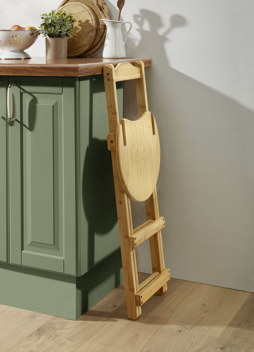 Klapp-Hocker aus Bambus