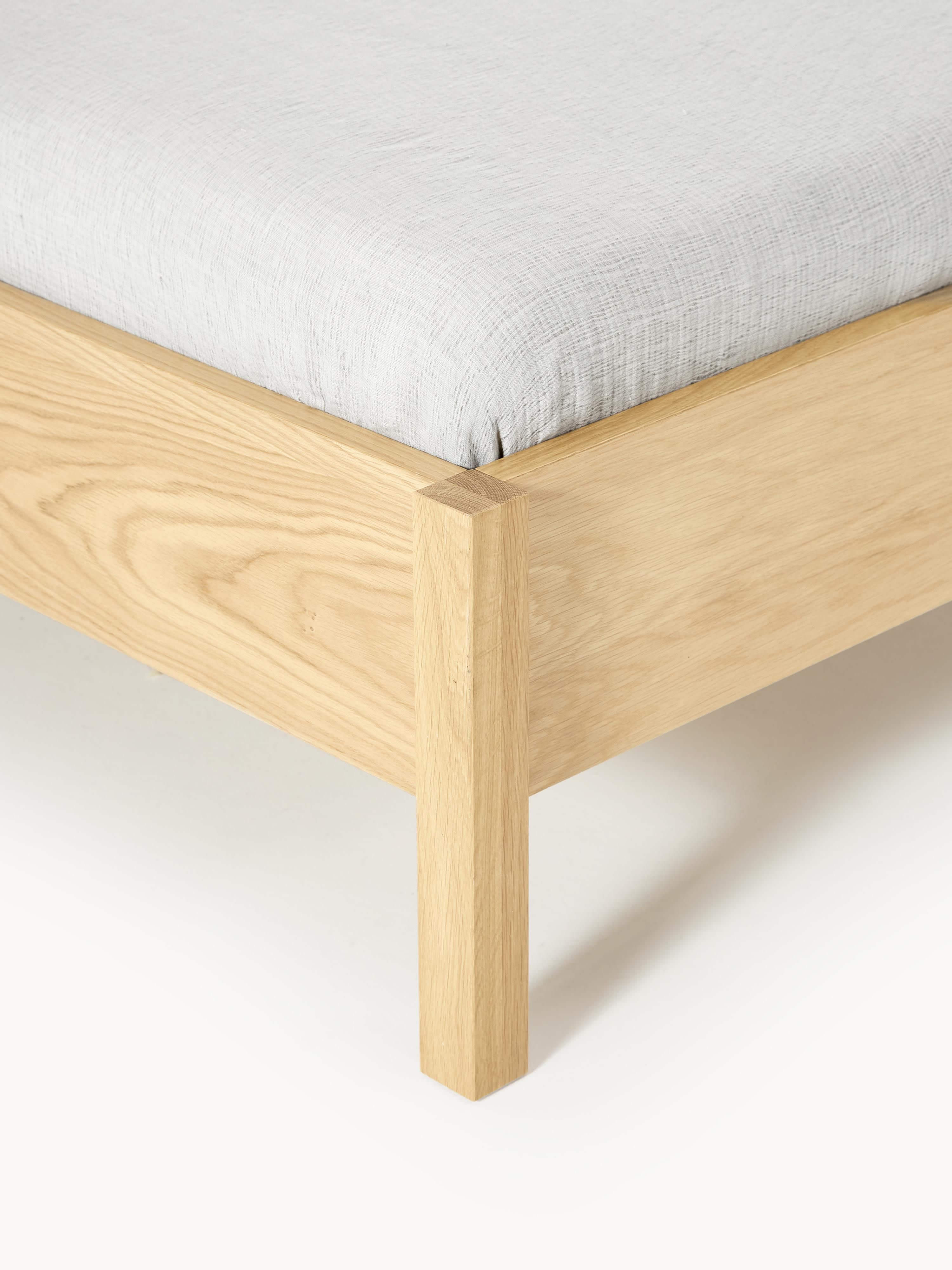 Houten bed Jones met hoofdeinde van bouclé