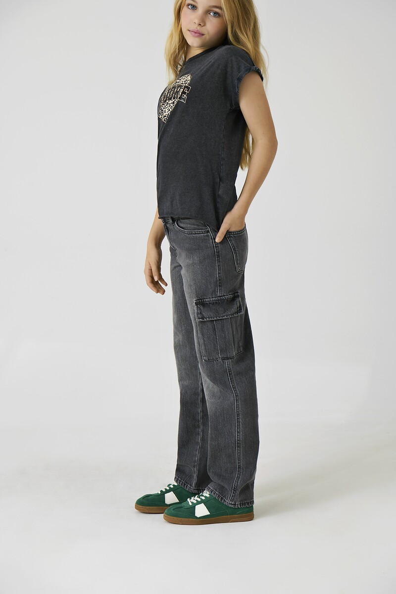 SOMENTE PARA CRIANÇAS<br>Calça jeans cargo reta