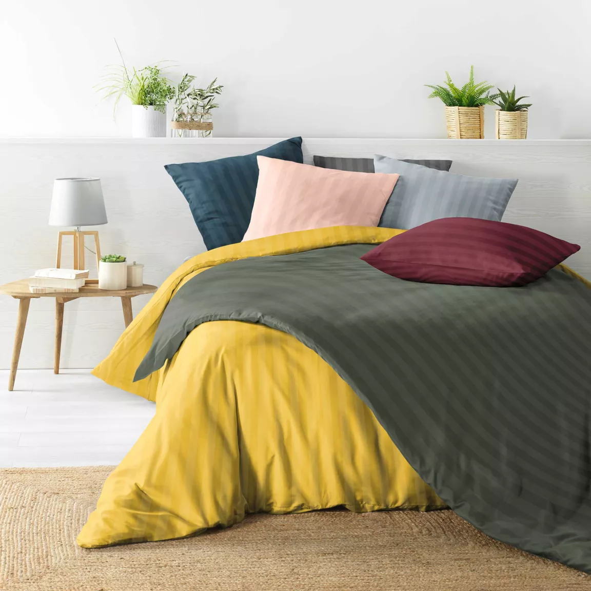 Housse de couette et deux taies microfibre (240 x 220 cm) Cleo Vert kaki