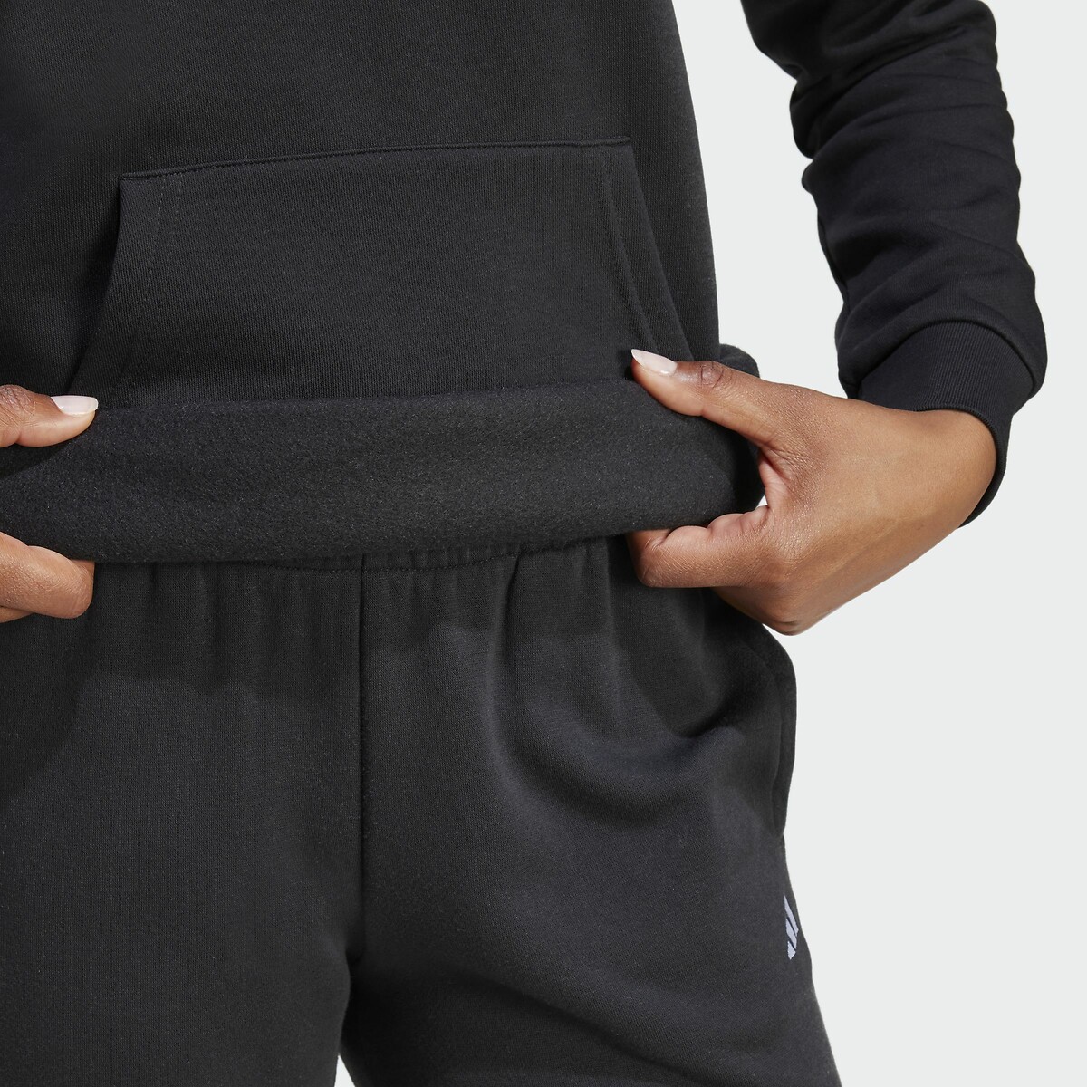 Roupas Esportivas Adidas<br>Moletom Essenciais Modernos