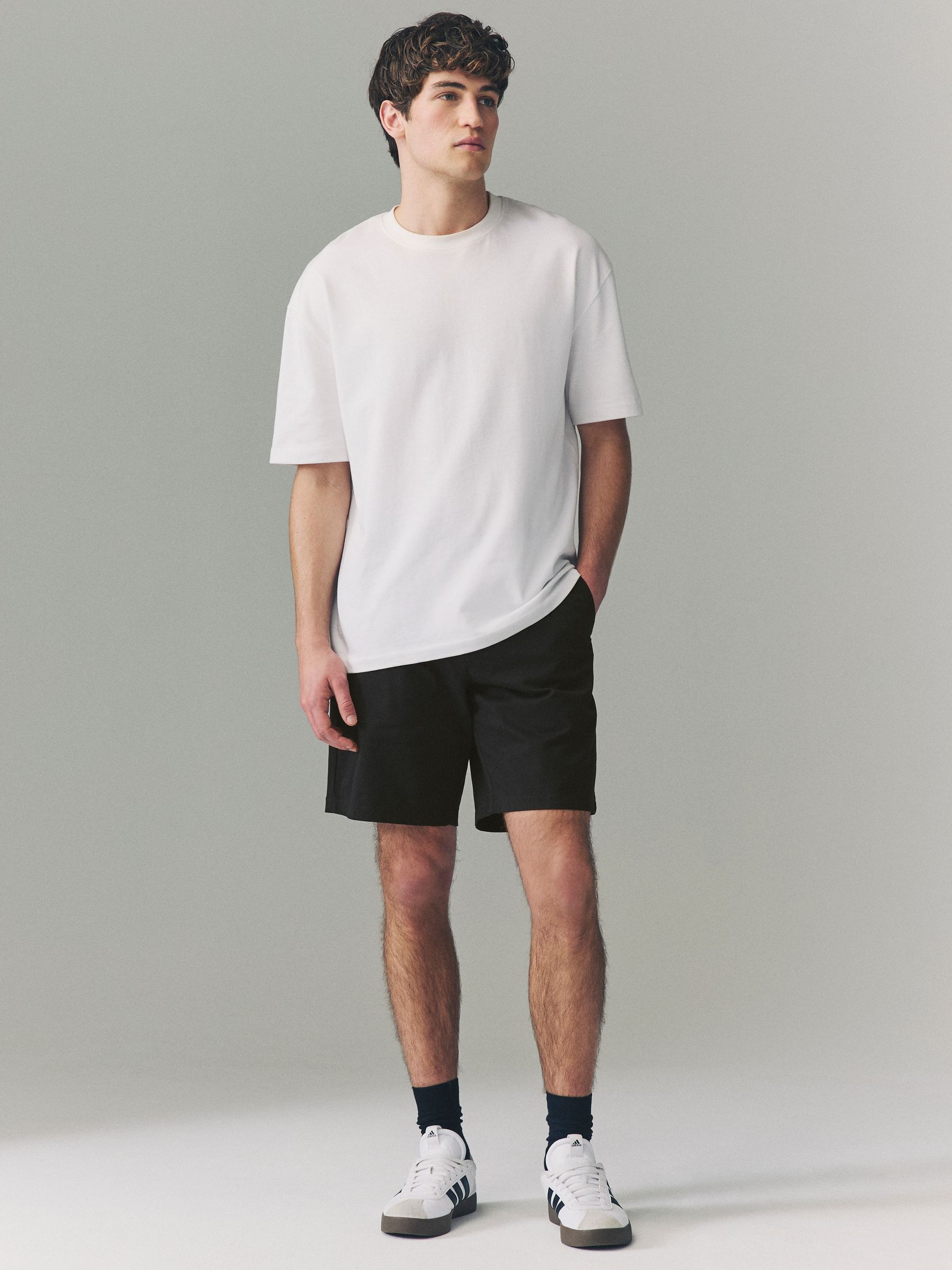 Zwart - Relaxed fit - Chinoshort met stretch