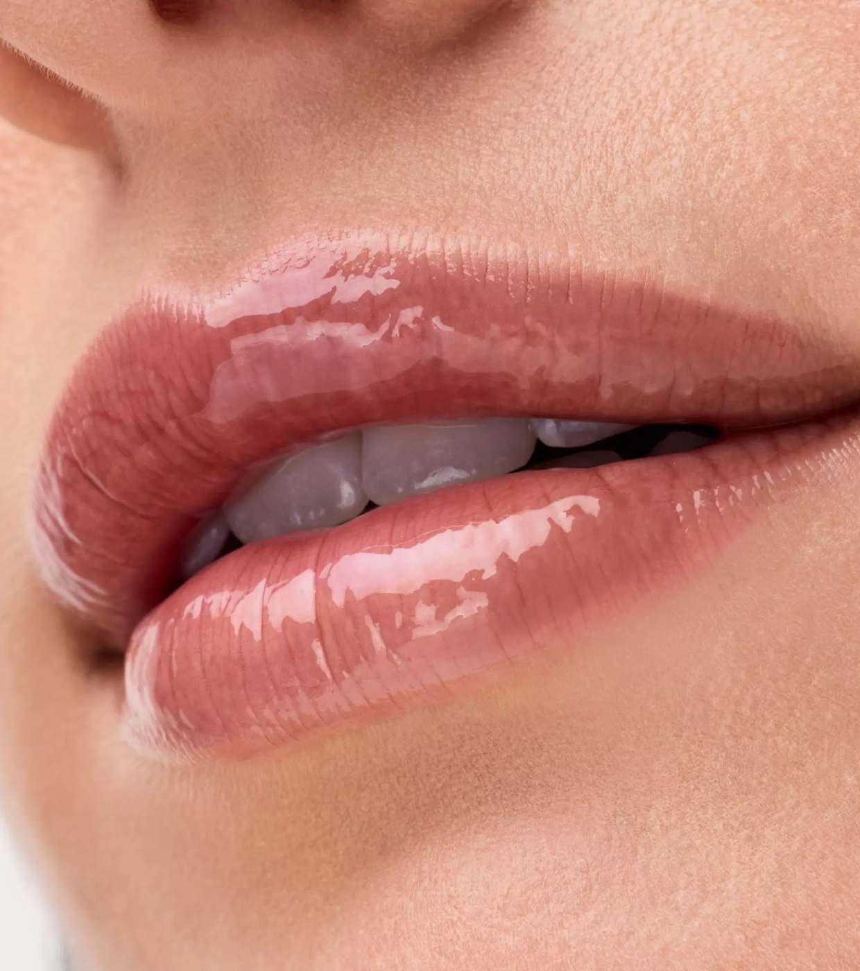 Catrice - Bálsamo Labial com Cor Peptide Bliss Glossy - 050: Glazed & Gorgeous