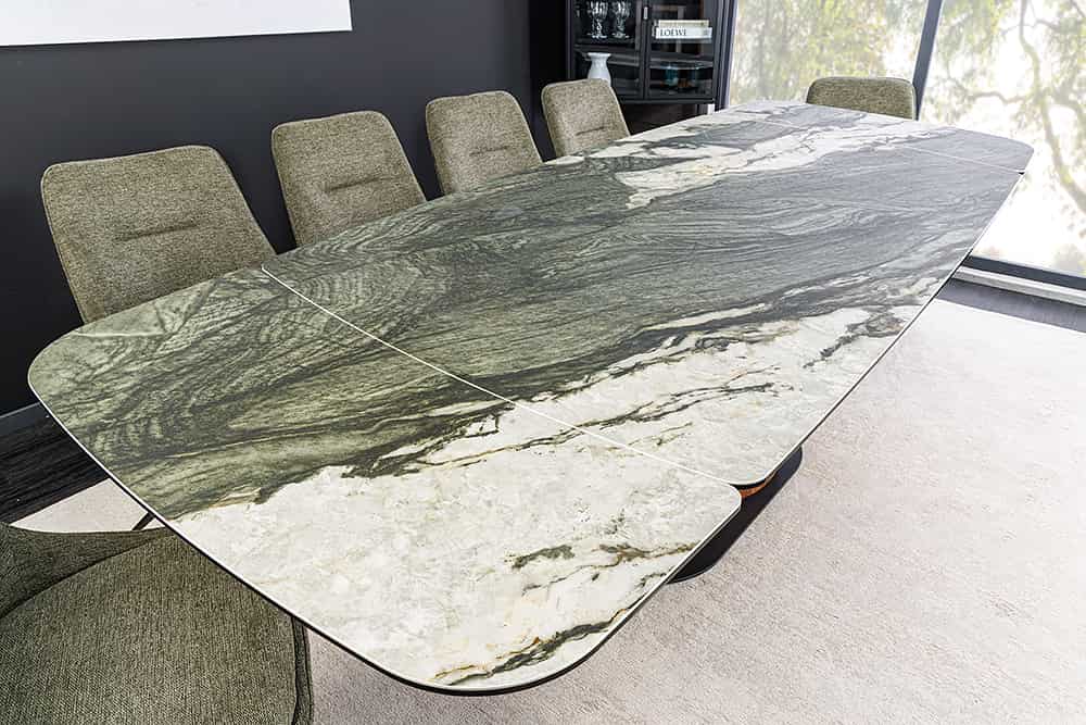 Ausziehbarer Esstisch ELEMENTS 180-260cm taupe grau spanische Keramik Walnuss Gestell