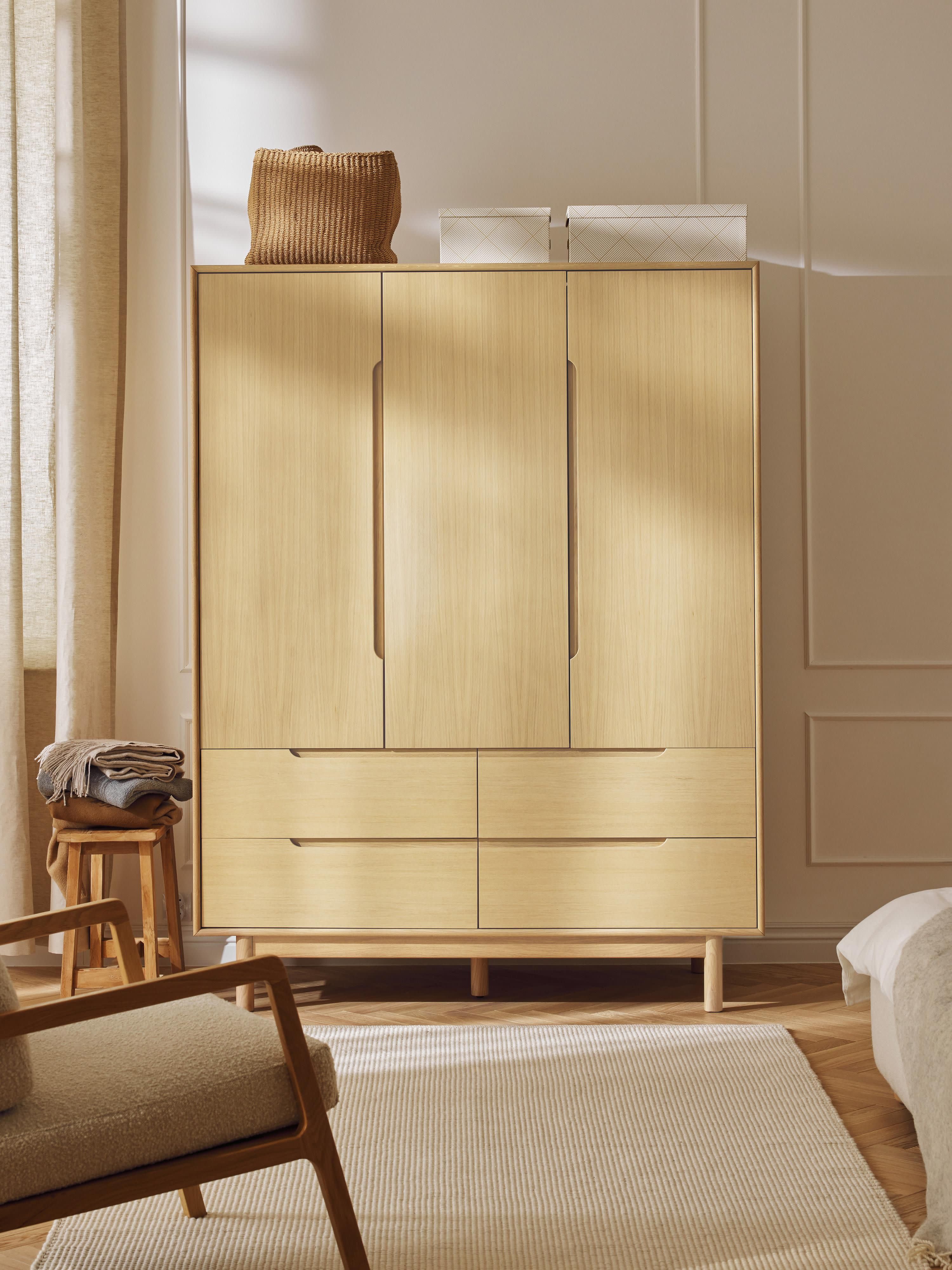 Kledingkast Cassy, 3 deuren