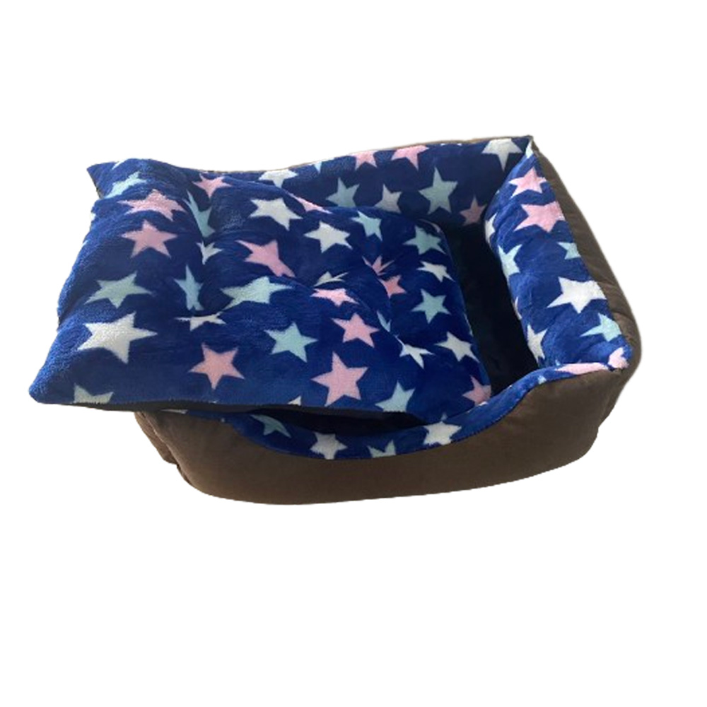 Cama retangular para animais de estimação com forro de pelúcia. Design de estrela.