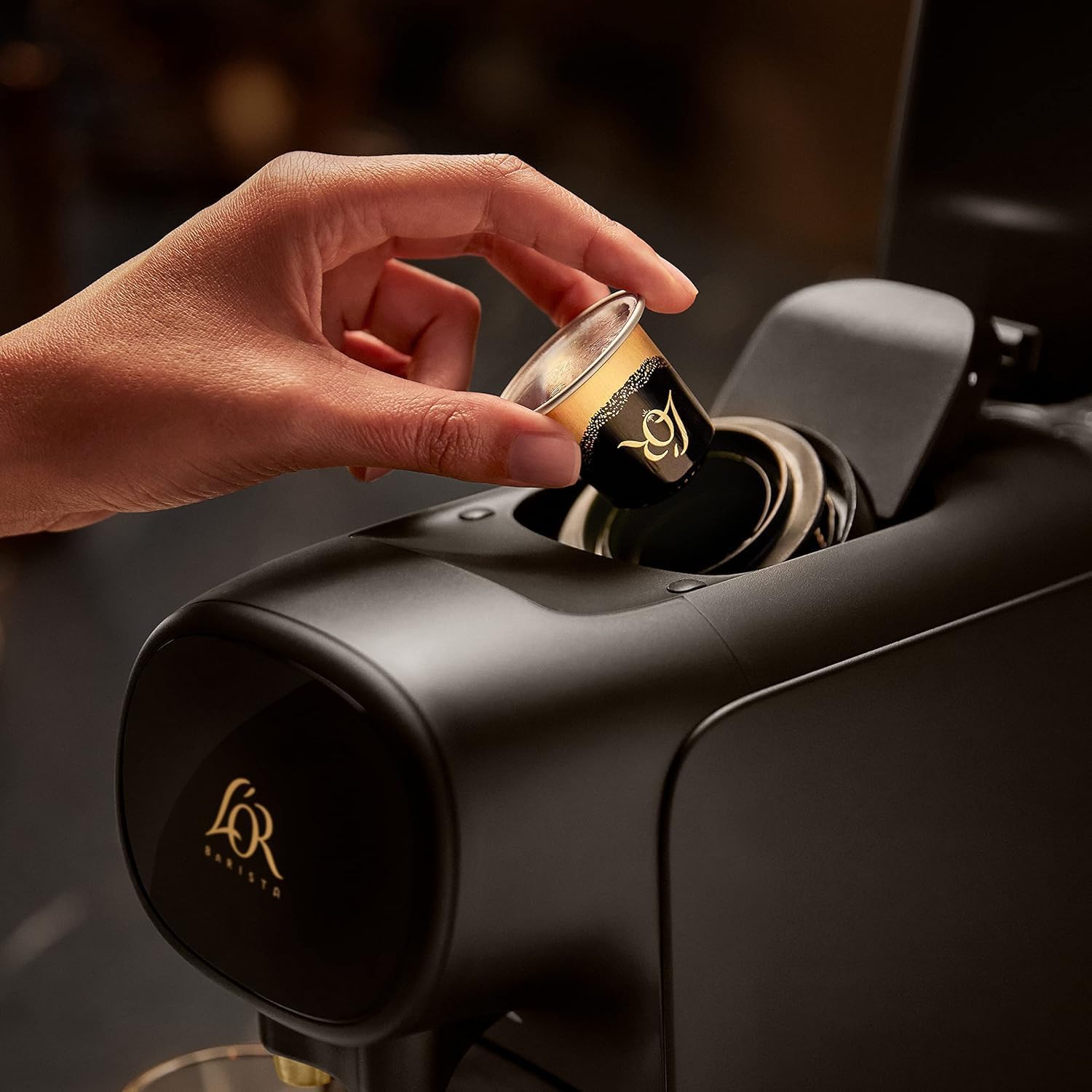Philips L'Or Barista, Cafetière Espresso, compatible Nespresso capsules, Capsules XXL pour 1 café double ou 2 cafés à la fois, Noir, (LM9012/60)