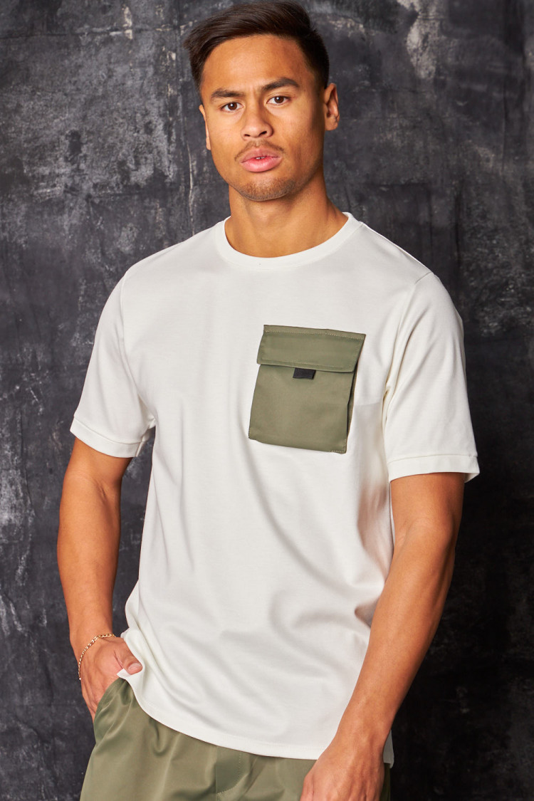 T-shirt blanc à poche poitrine kaki
