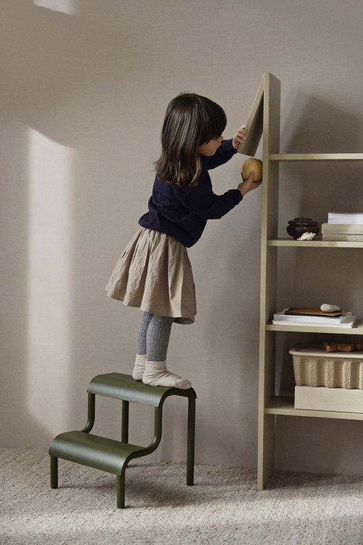 Ferm Living Up Step kruk Black
