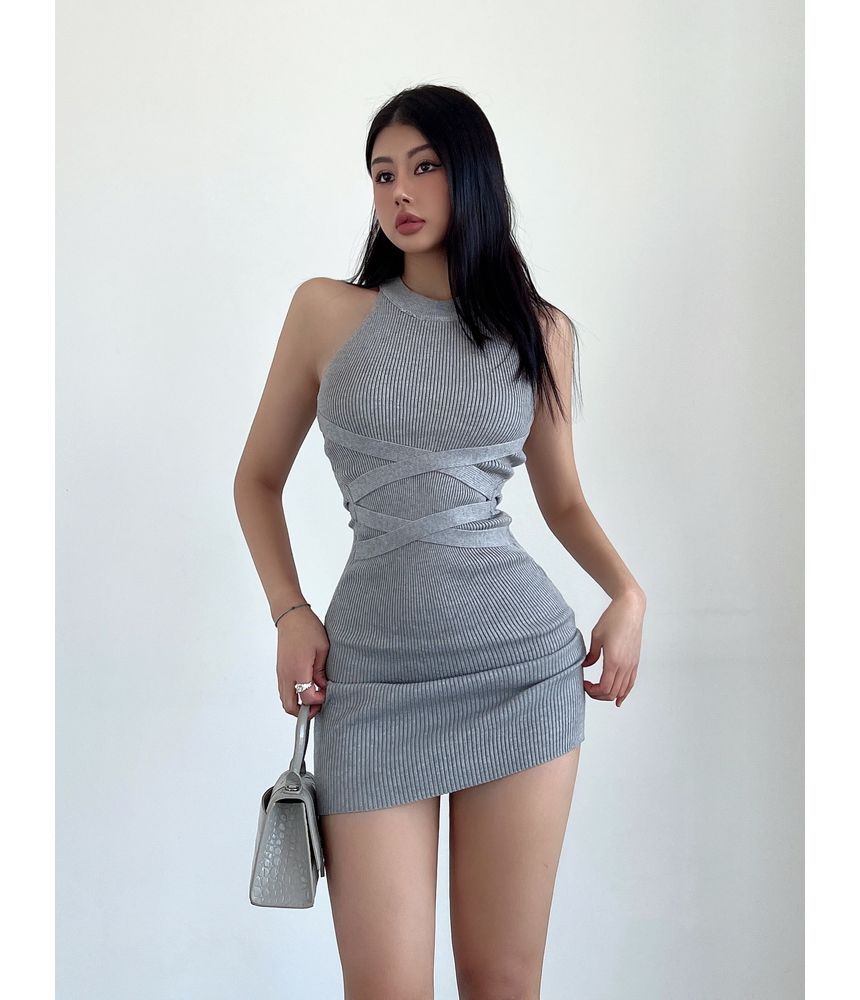 LIVIE - Effen mini bodycon gebreide jurk met halster