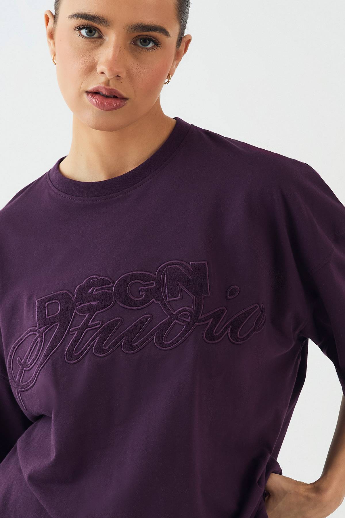 T-Shirt Oversize DSGN Studio avec Appliqué Éponge