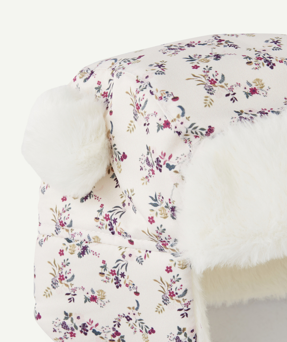CHAPKA BÉBÉ FILLE IMPRIMÉE FLEURIE ET IMITATION FOURRURE AVEC OREILLES