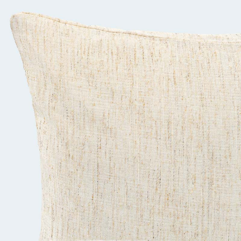 Coussin brodé fleurs écru