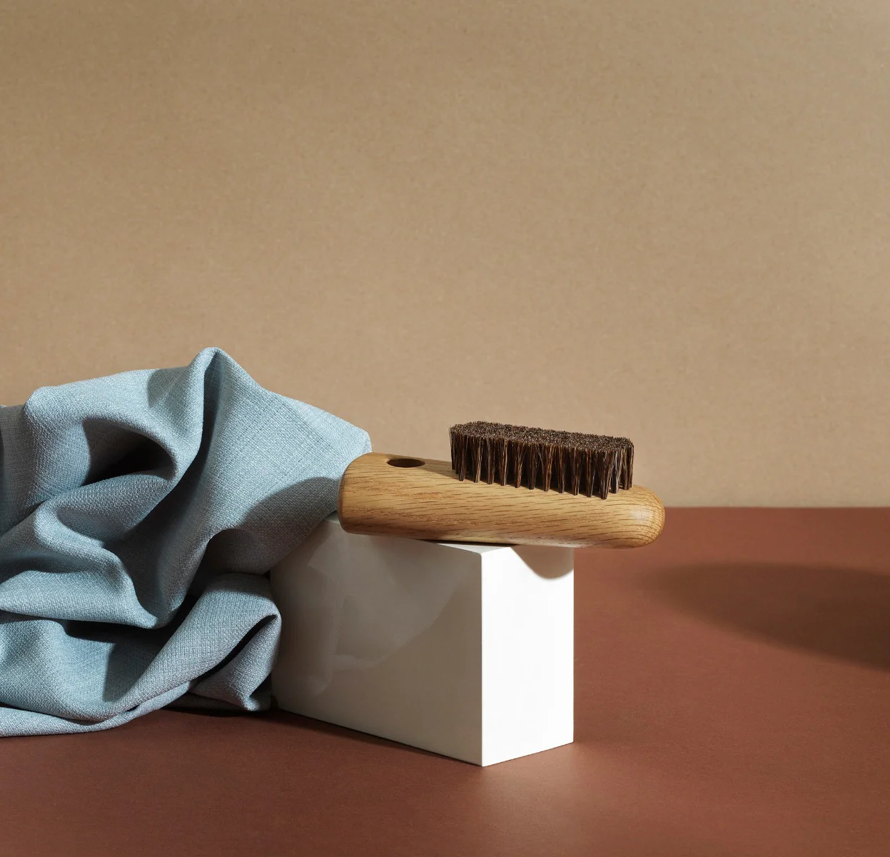Normann Copenhagen  Nift børste, eg - H: 15 cm.