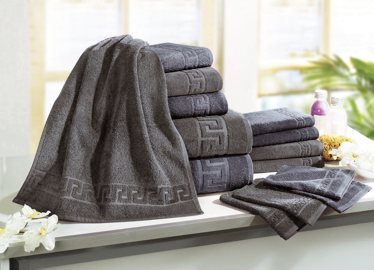 Frottierserie mit Mäander-Jacquard-Struktur