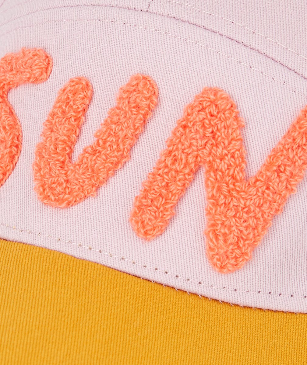 LASSIGCASQUETTE LILAS AVEC MESSAGE FUN EN BOUCLETTE