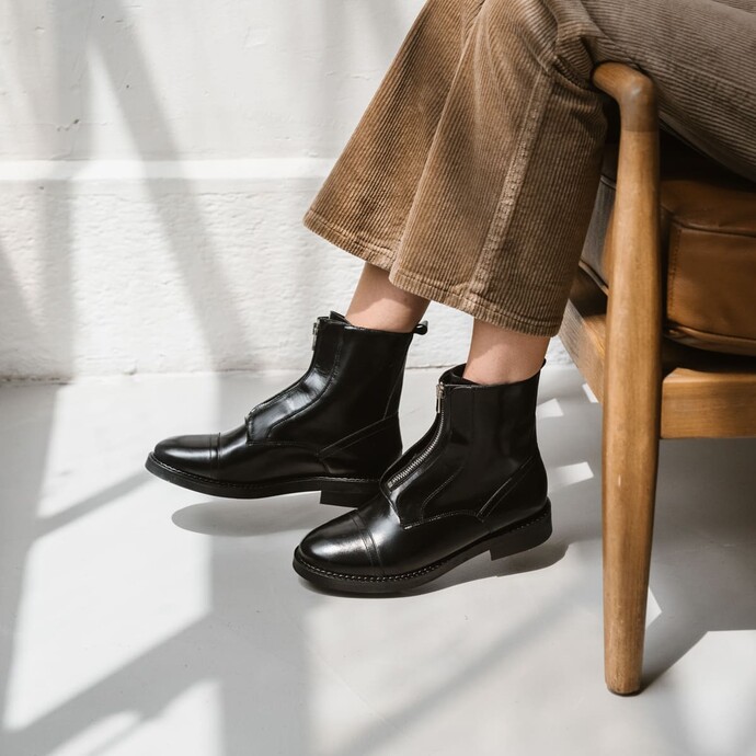 Bottines à fermetures éclair  en cuir noir