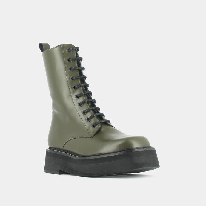Boots à lacets et semelles épaisses  en cuir glacé kaki