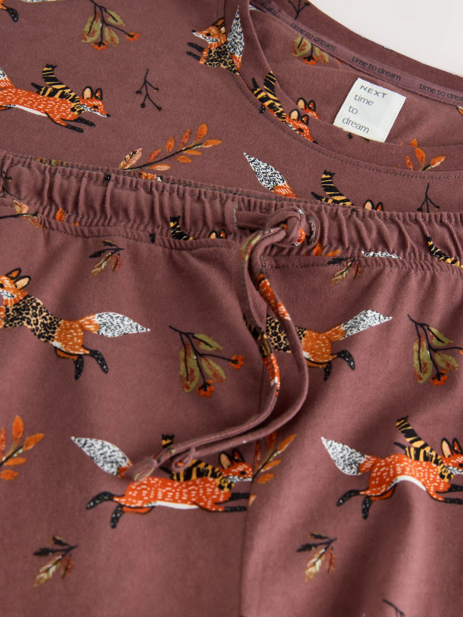 Chocoladebruin met vossenprint - Pyjama met lange mouwen