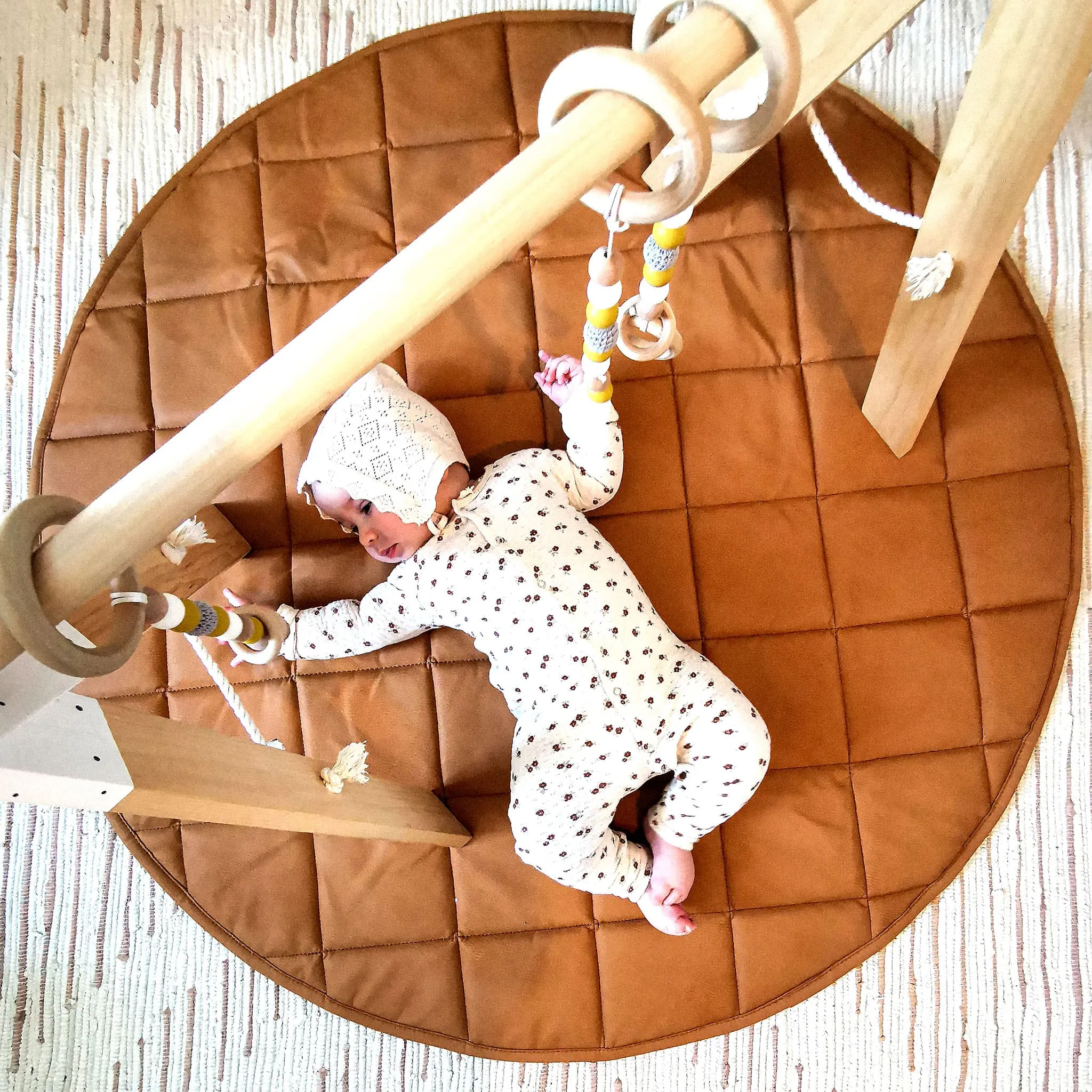 Uniklook Tapis de Jeu Matelassé en Cuir Végétalien - Tan