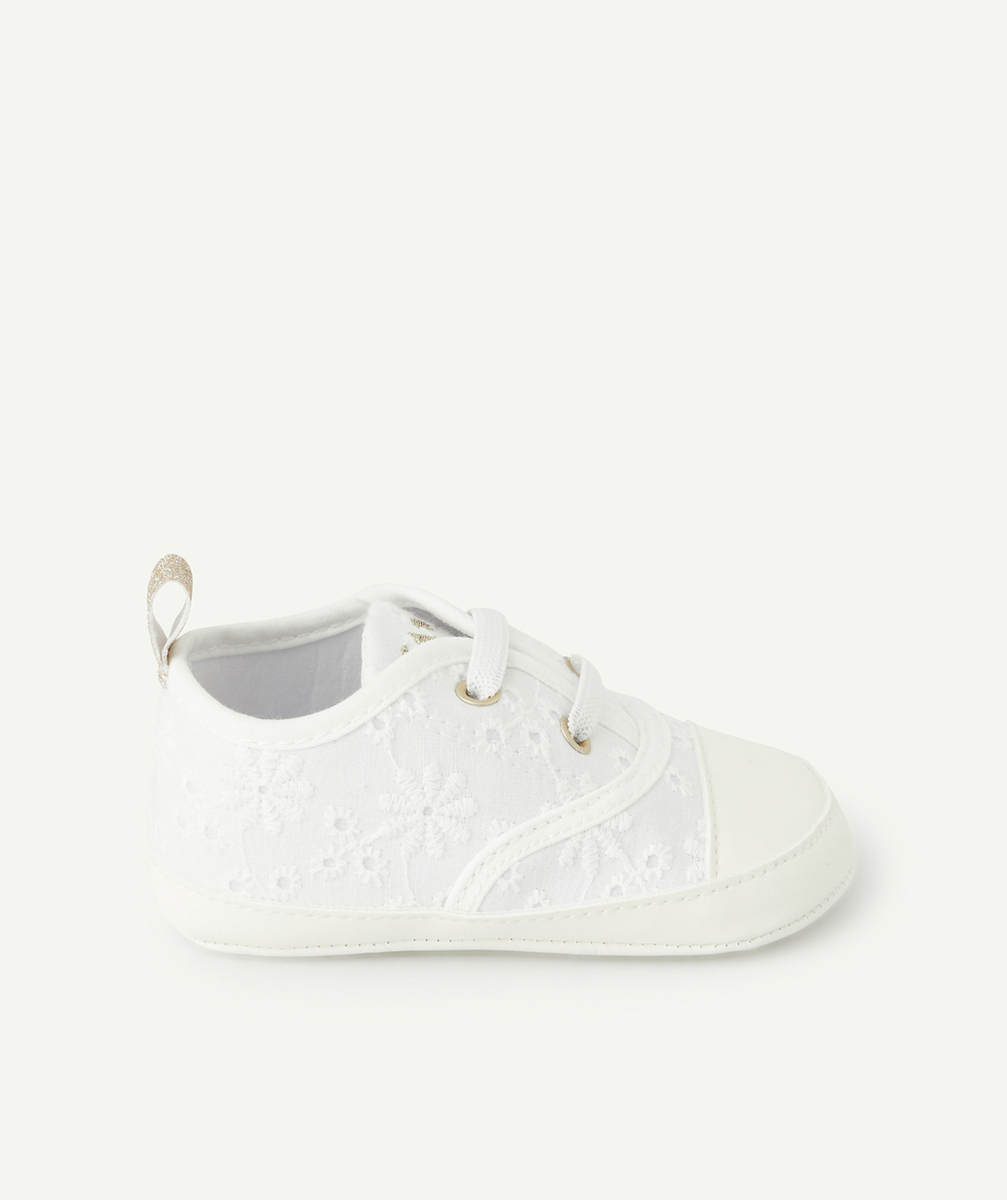 CHAUSSONS STYLE BASKETS BÉBÉ FILLE BLANCS BRODÉS