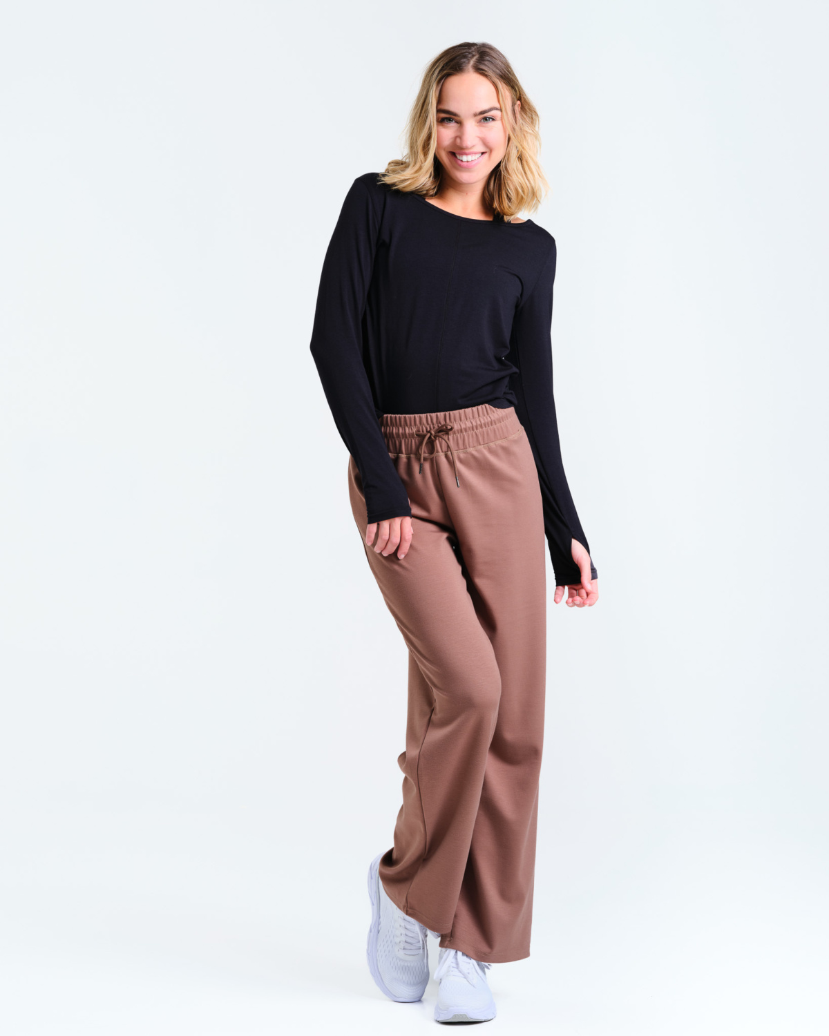 LEVITY Soft Sweater Black Beauty