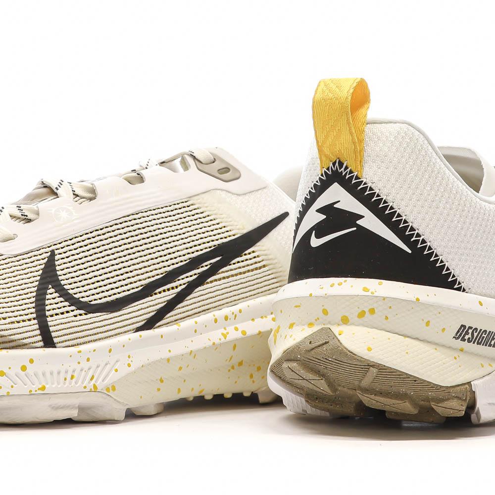Nike Chaussures de Trail Beiges Homme Nike React Terra Kiger 9