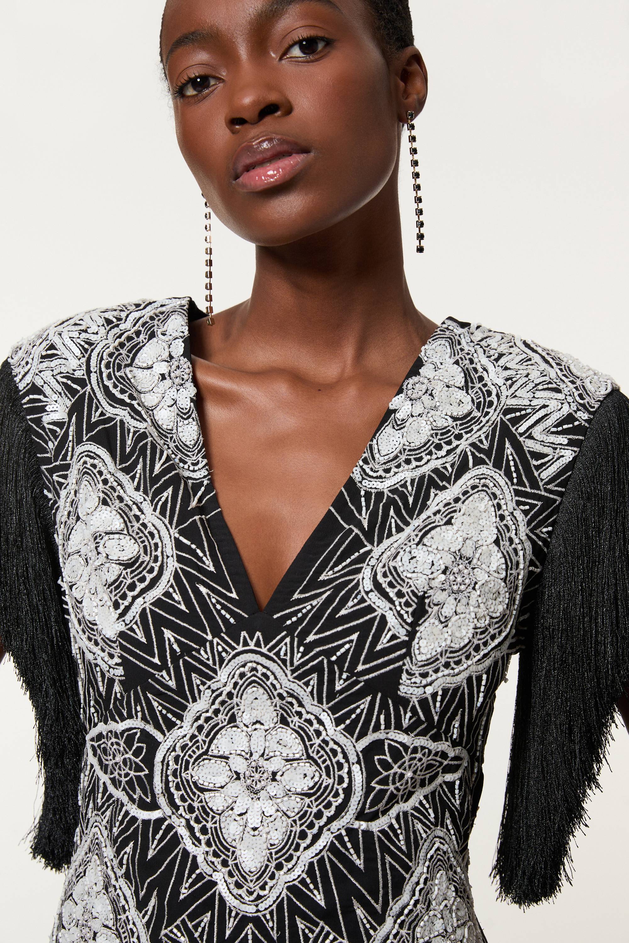 KarenMillen Petite robe mini tissée à franges ornementées et bretelles