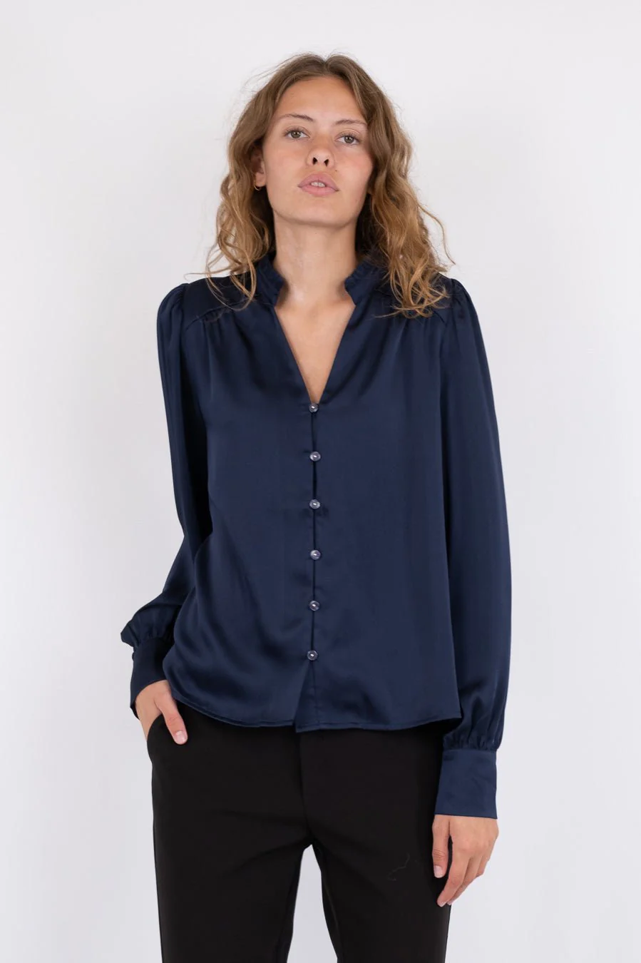 Neo Noir  Massima Drapy Satin bluse - mørkeblå