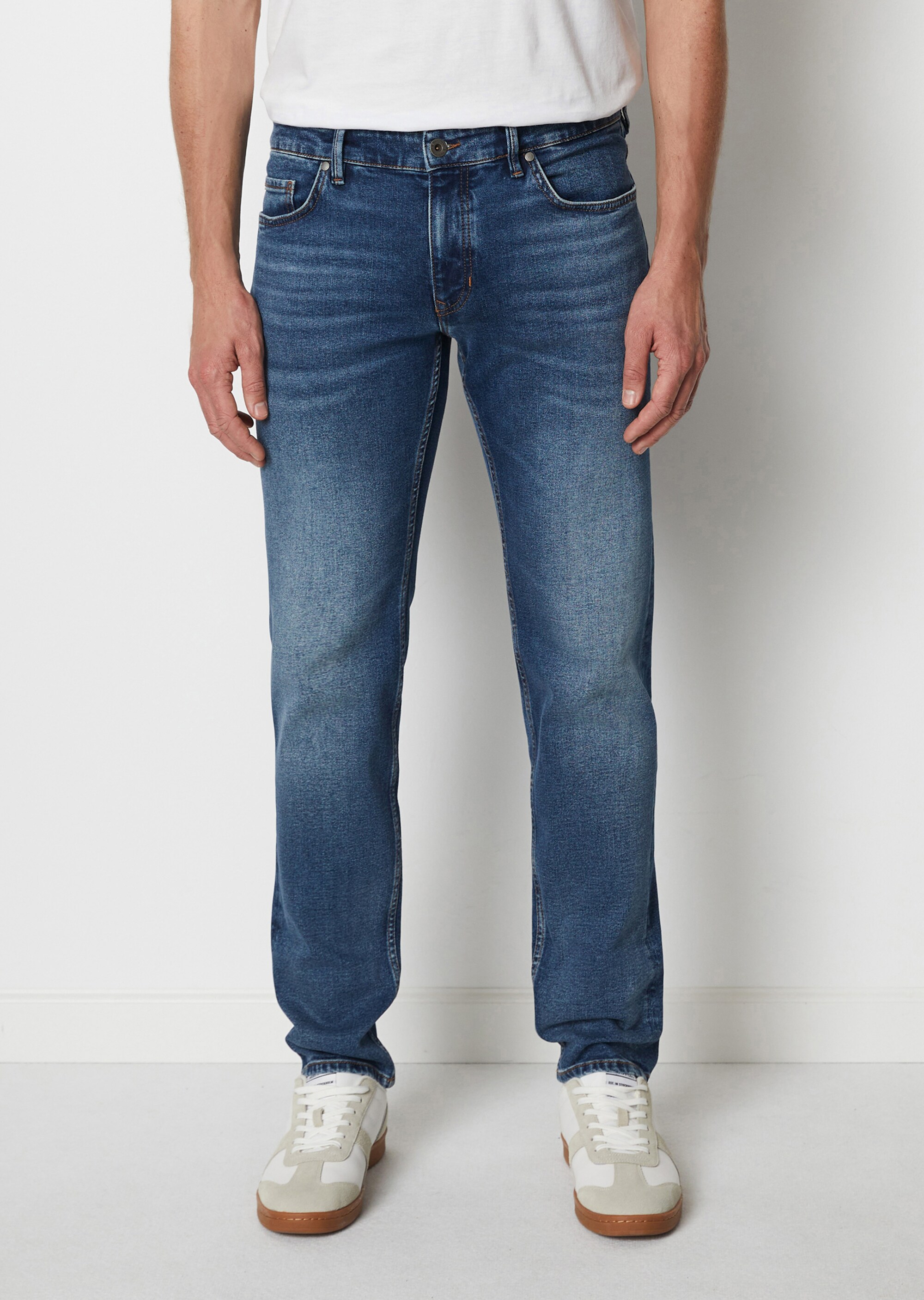 Jeans Modell SJÖBO shaped aus stretchigem Bio-Baumwoll-Mix