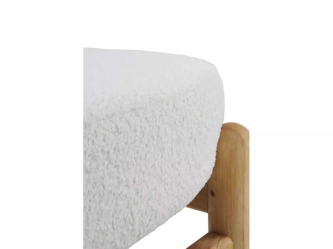 Banc tapissé en boucle blanche avec structure et pieds en pin