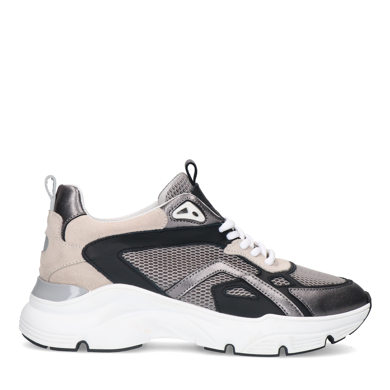 Zilverkleurige leren sneakers met mesh details