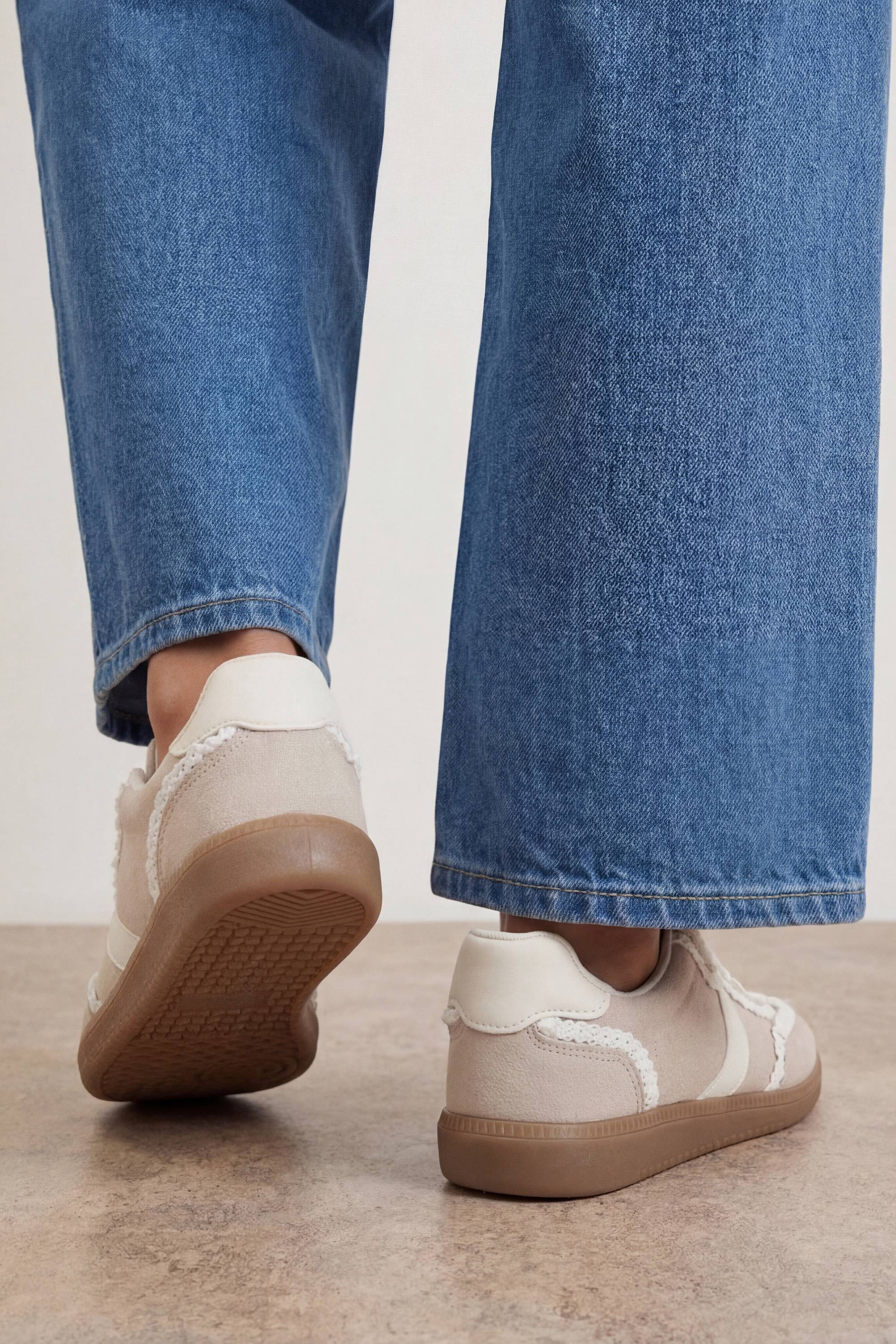 Oasis Baskets Tyler En Synthétique Avec Détails En Dentelle À Lacets