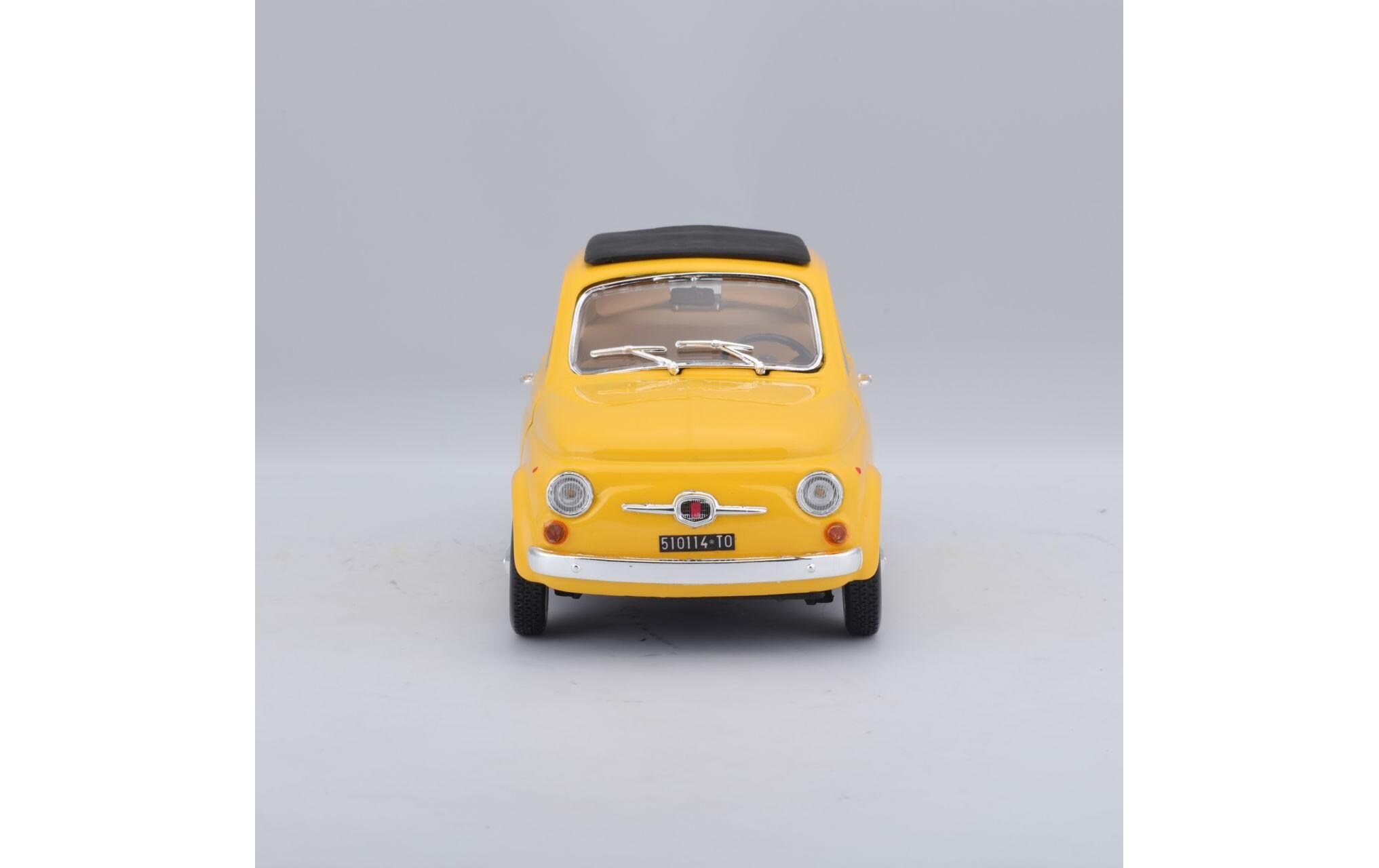 Fiat 500 F 1965 Gelb 1:24Sammlermodell im Massstab 1:24