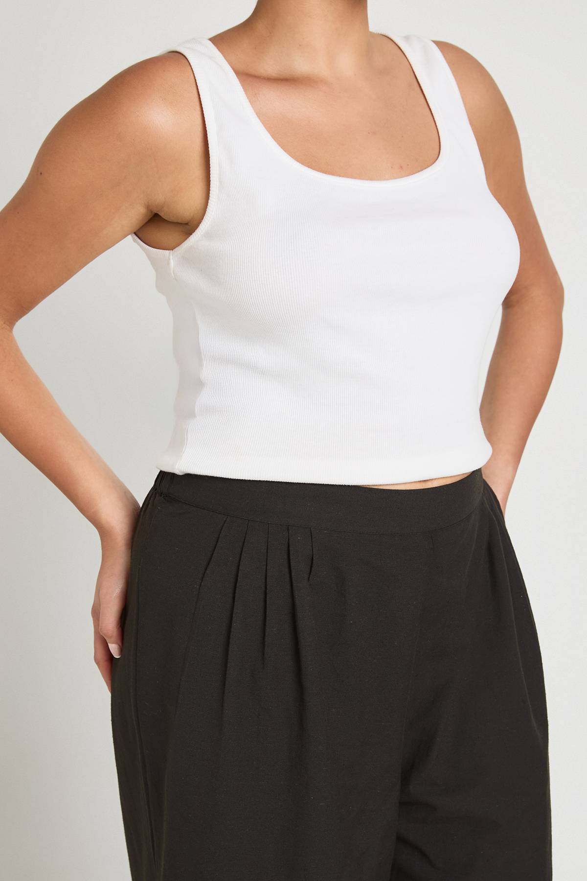boohoo Pantalon Large Plissé Grande Taille Aspect Lin