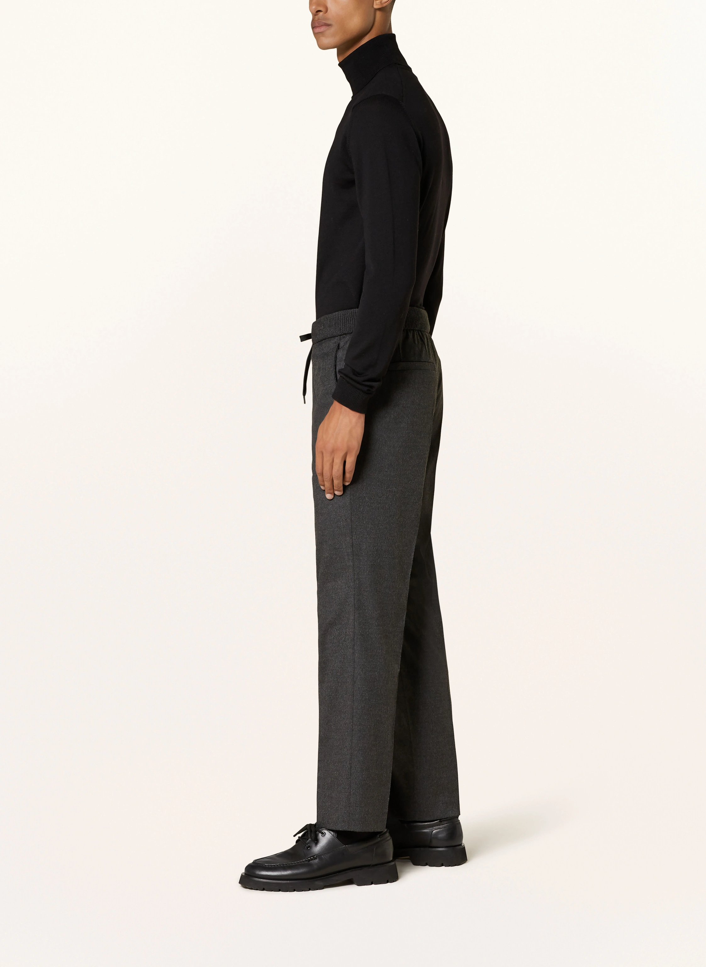 HUGO Hose HOWIE232X im Jogging-Stil Slim Fit
