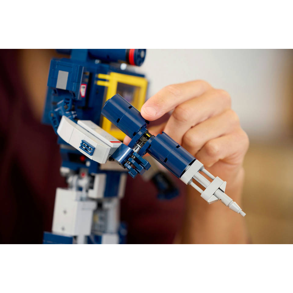 LEGO Icons Transformers: Soundwave 10358